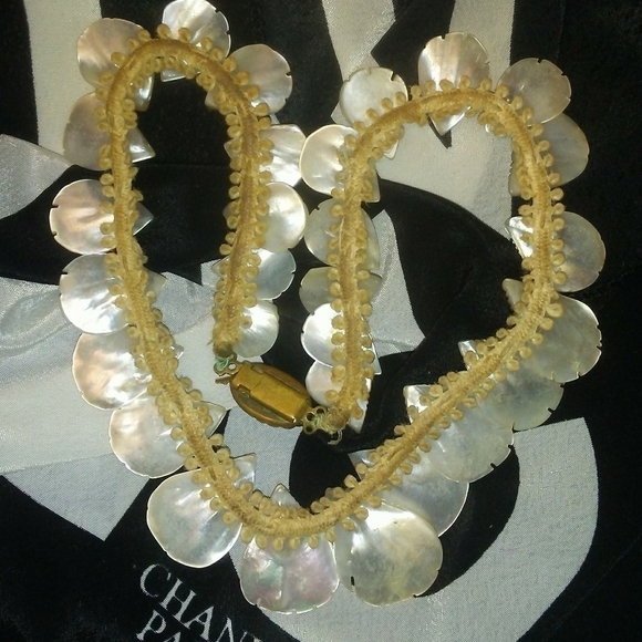 Victorian Hand Carved MOP Necklace Choker - Picture 7 of 7